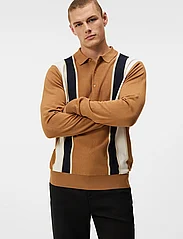J. Lindeberg - Heden Striped Knitted Polo - neulotut poolot - chipmunk - 2