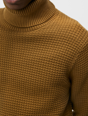 J. Lindeberg - Olivero Turtle Sweater - megzti drabužiai - butternut - 4