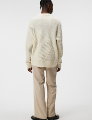 J. Lindeberg - Savio Cable Knit Mock Neck - knitted round necks - cloud white - 2