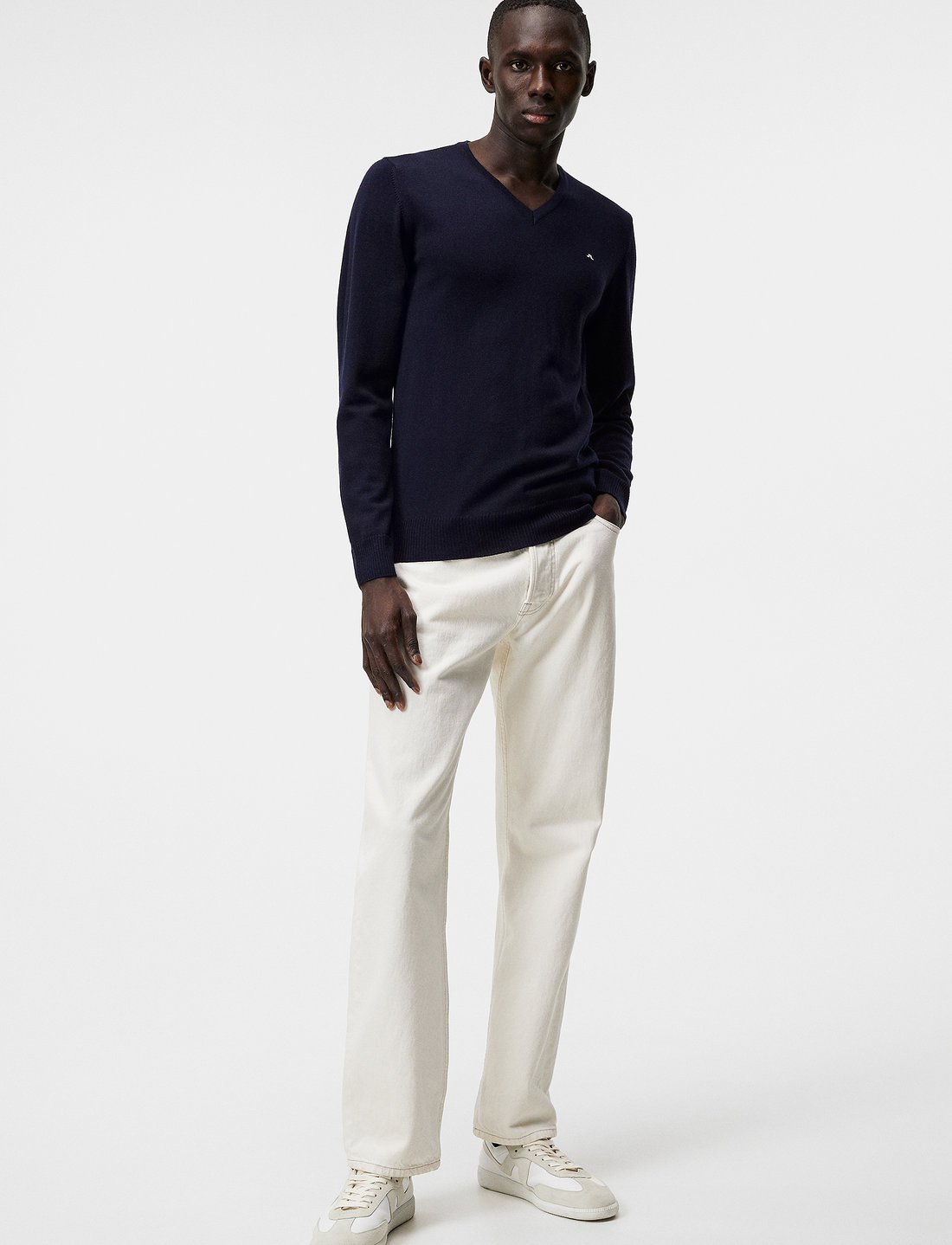 J. Lindeberg - Lymann Merino V-neck Sweater - v-ringat - navy - 4