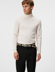 J. Lindeberg - Lyd Merino Turtleneck Sweater - džemperi ar augstu apkakli - cloud white - 1
