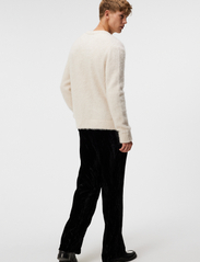 J. Lindeberg - Harold Hairy Knit Crew - strik med rund hals - cloud white - 3