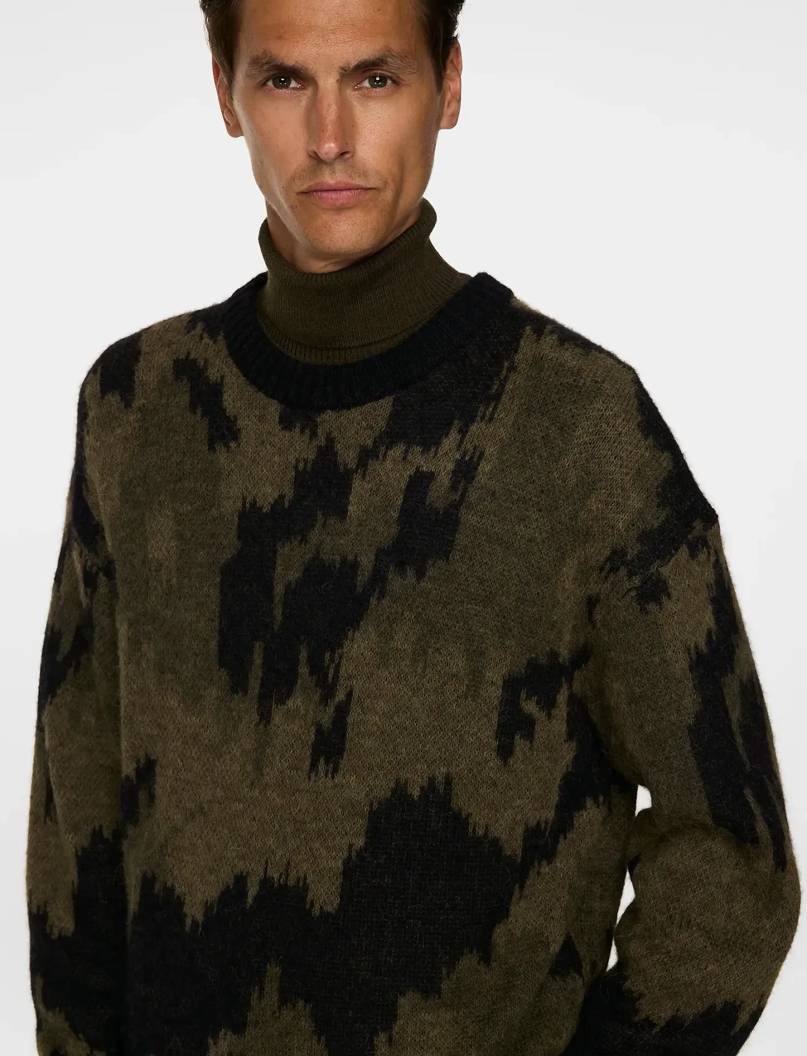 J. Lindeberg - Nate Graphic Jacquard Knit - Ümmarguse kaelusega kudumid - forest green - 5