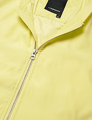 J. Lindeberg - Thom-Gravity Poly - spring jackets - still yellow - 2