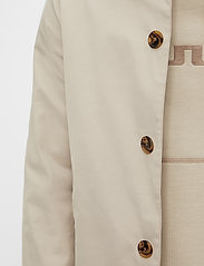J. Lindeberg - Cane Micro Twill Coat - light coats - sand grey - 6