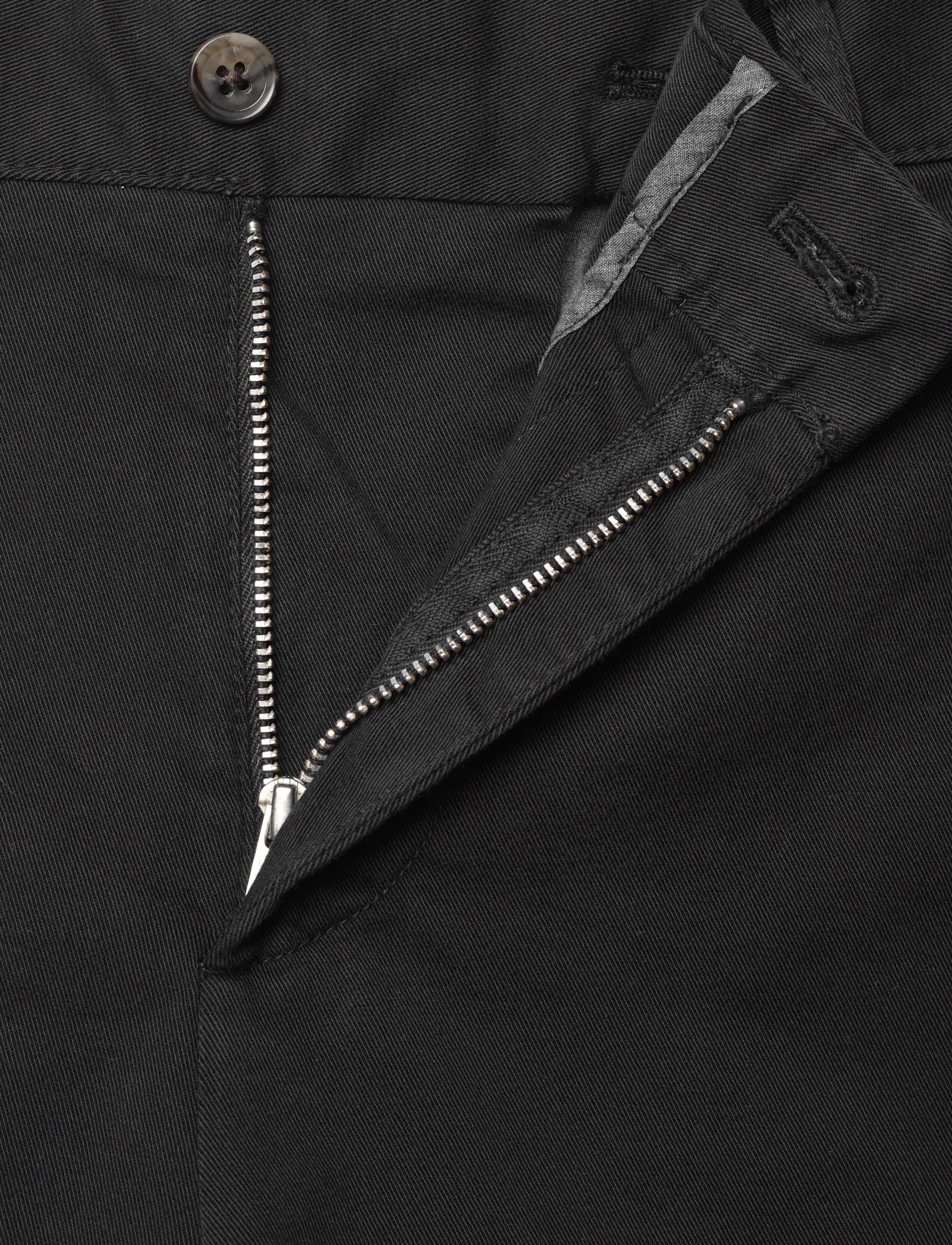 J. Lindeberg - M Chino Shorts - chino-shortsit - black - 3