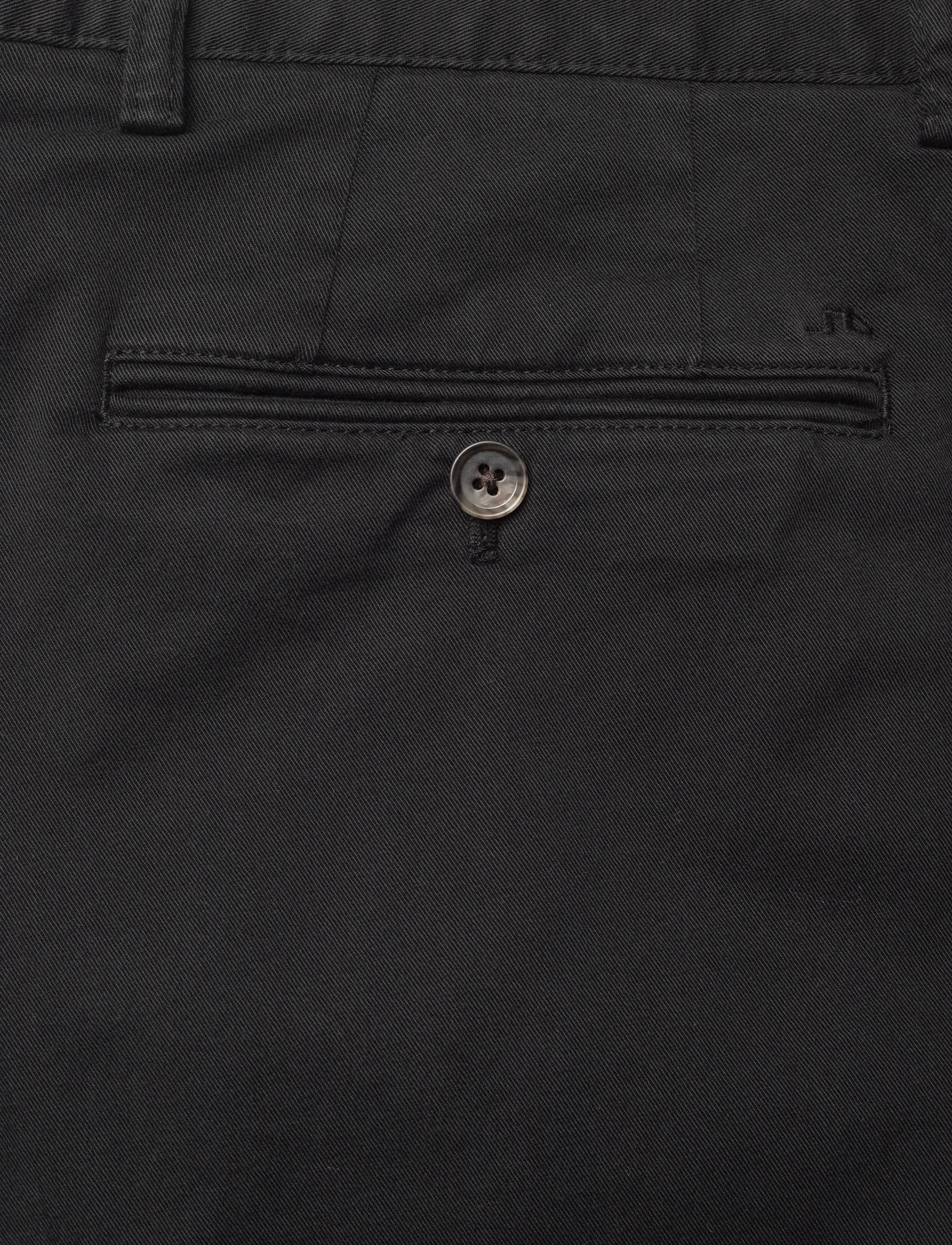 J. Lindeberg - M Chino Shorts - chino-shortsit - black - 4