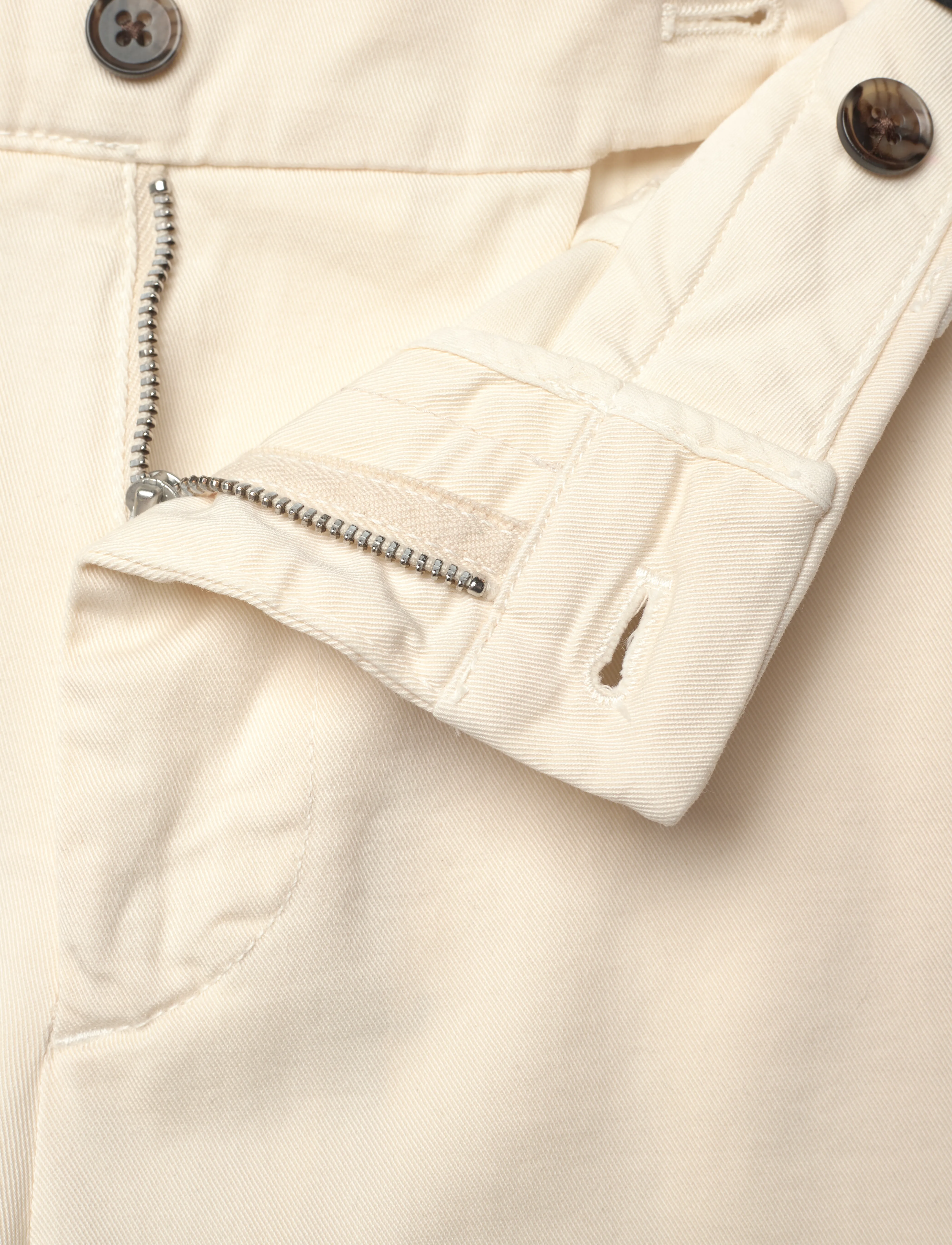 J. Lindeberg - M Chino Shorts - chinos shorts - cloud white - 3