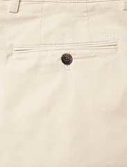 J. Lindeberg - M Chino Shorts - chino shorts - cloud white - 4