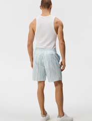 J. Lindeberg - Earl Painted Stripe Shorts - rennot shortsit - dream blue - 2