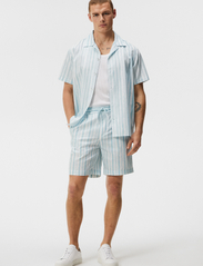 J. Lindeberg - Earl Painted Stripe Shorts - rennot shortsit - dream blue - 3