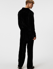 J. Lindeberg - Noah Wide Velvet Pants - casual trousers - black - 3