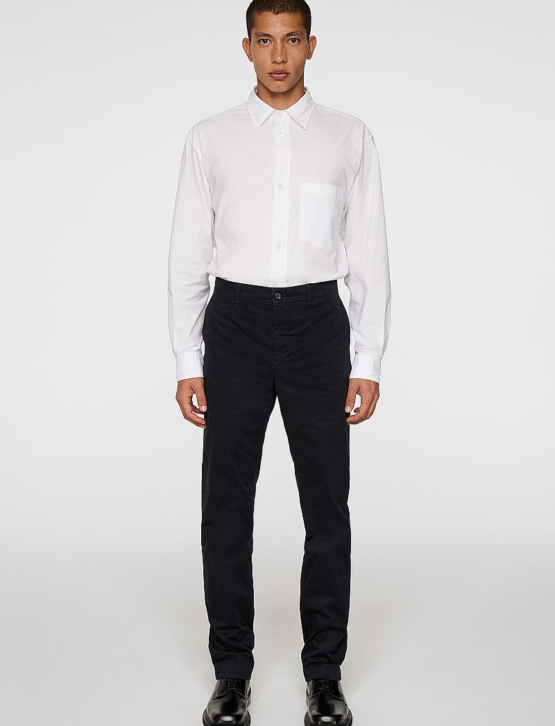 J. Lindeberg - Lois C Cloud Satin Pants - chino püksid - black - 4