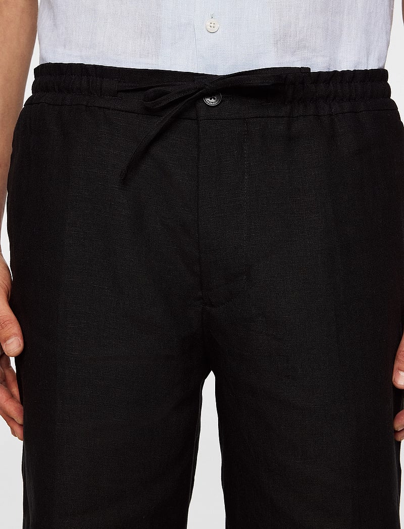 J. Lindeberg - Brady Drape Linen Shorts - linneshorts - black - 5