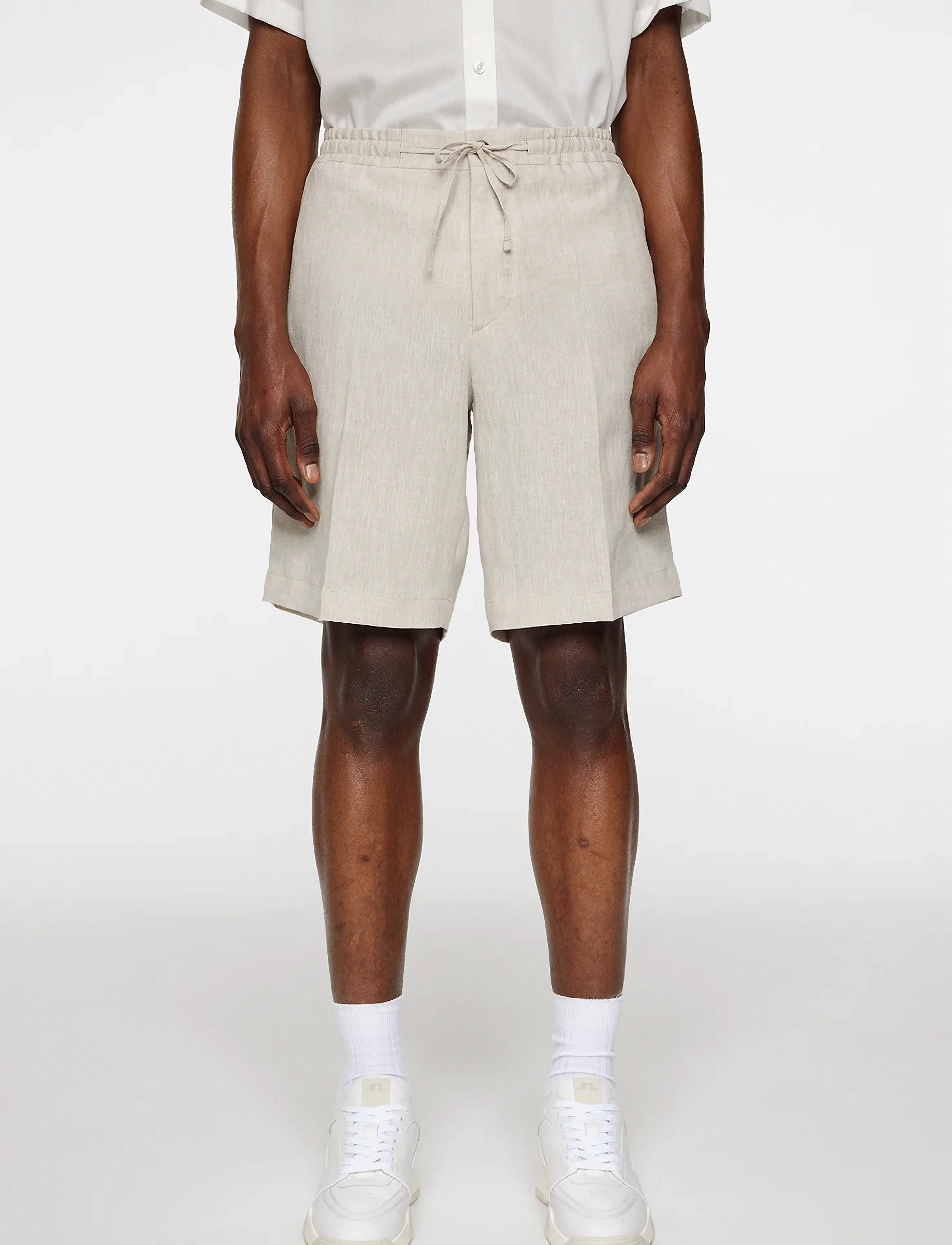 J. Lindeberg Brady Drape Linen Shorts, 54, Creme - Männerswear