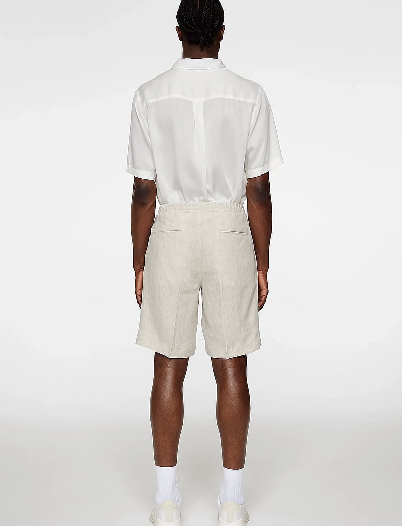 J. Lindeberg - Brady Drape Linen Shorts - linen shorts - moonbeam - 3