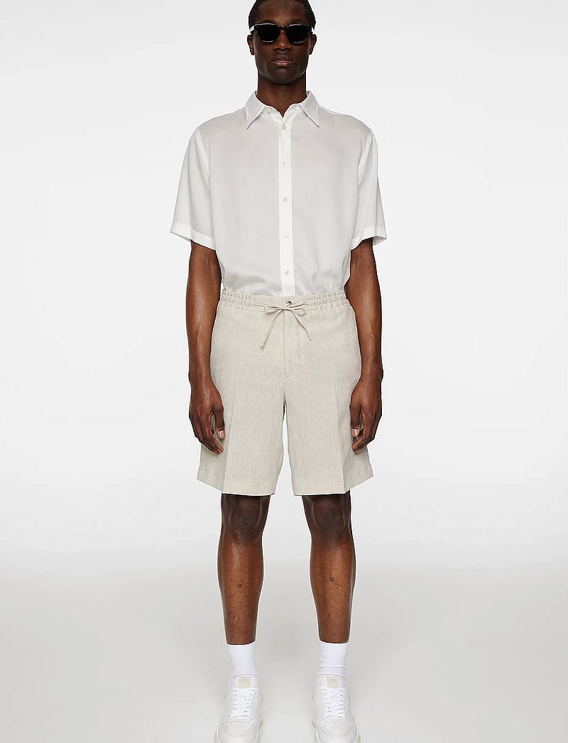 J. Lindeberg - Brady Drape Linen Shorts - linen shorts - moonbeam - 4