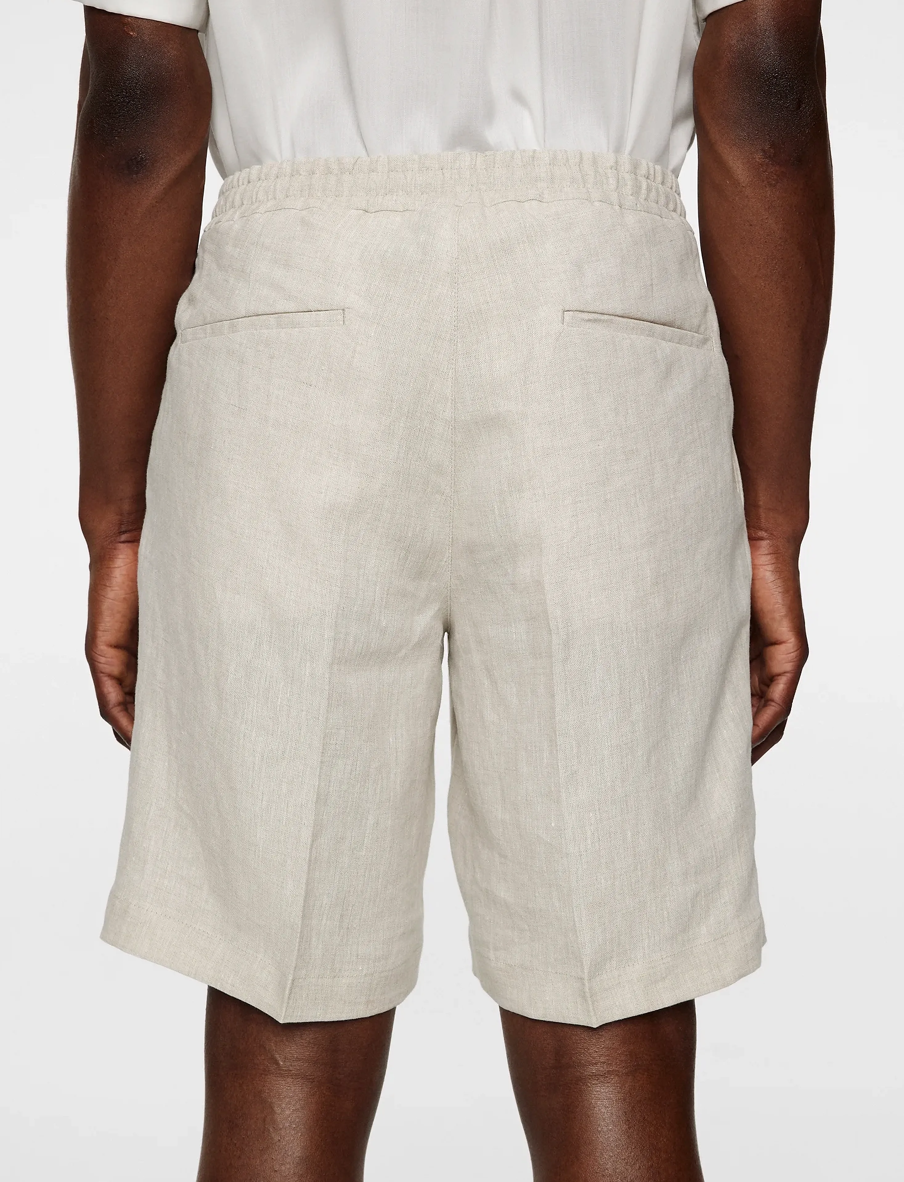 J. Lindeberg Brady Drape Linen Shorts herr – bild 5