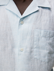 J. Lindeberg - Linen Melange SS Reg Shirt - linen shirts - dream blue - 5