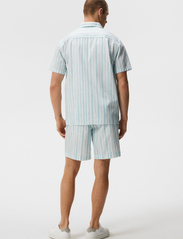 J. Lindeberg - Elio Painted Stripe Reg Shirt - lühikeste varrukatega t-särgid - dream blue - 2