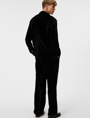 J. Lindeberg - PJ Velvet Shirt - basic skjorter - black - 2