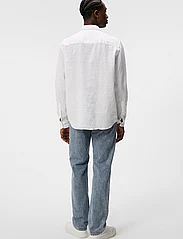 J. Lindeberg - Reg LS Clean Linen Shirt - podstawowe koszulki - white - 3