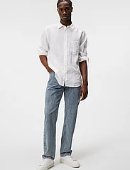 J. Lindeberg - Reg LS Clean Linen Shirt - peruskauluspaidat - white - 4