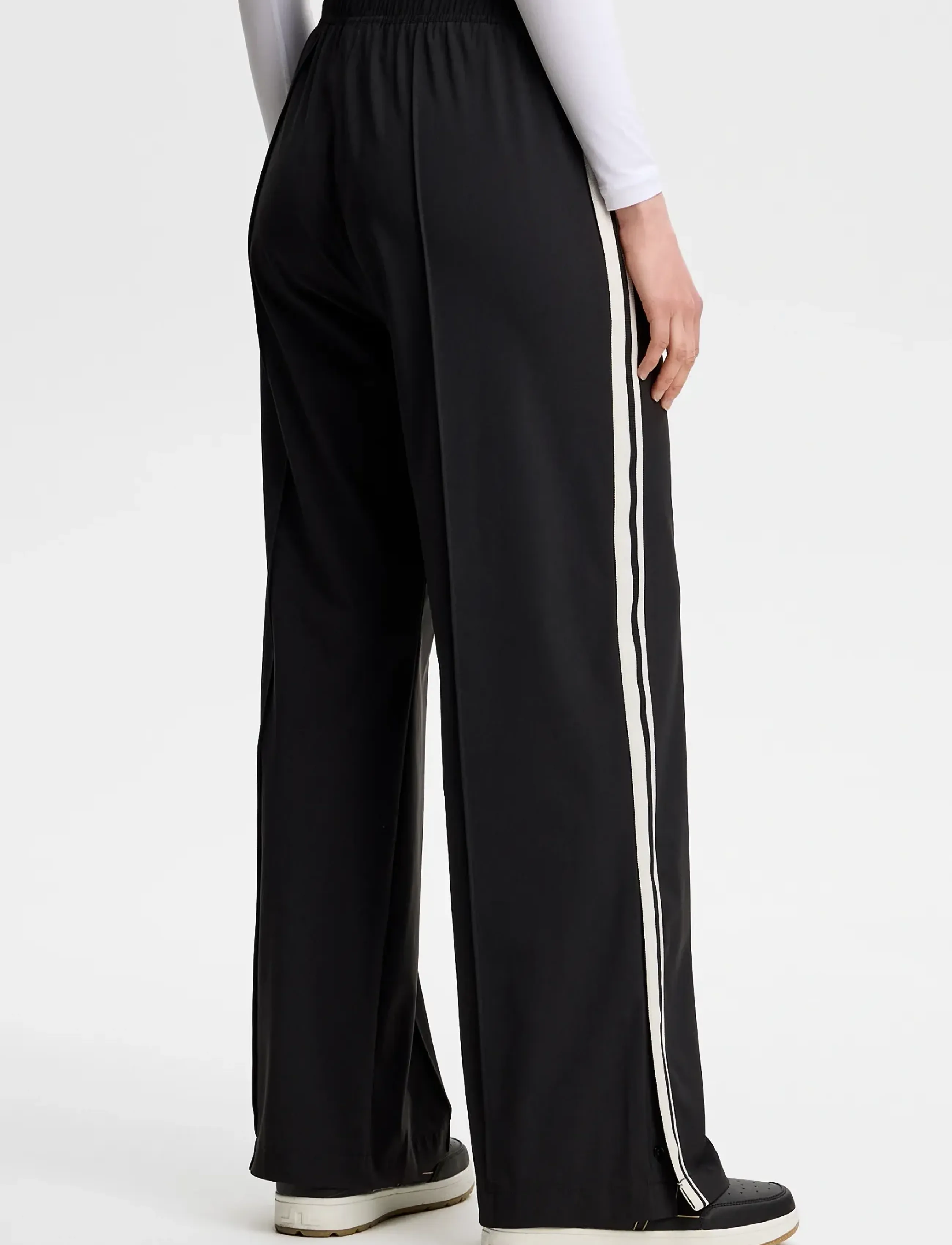 J. Lindeberg - FABIOLA TRACK PANTS - alltags-style - black - 2