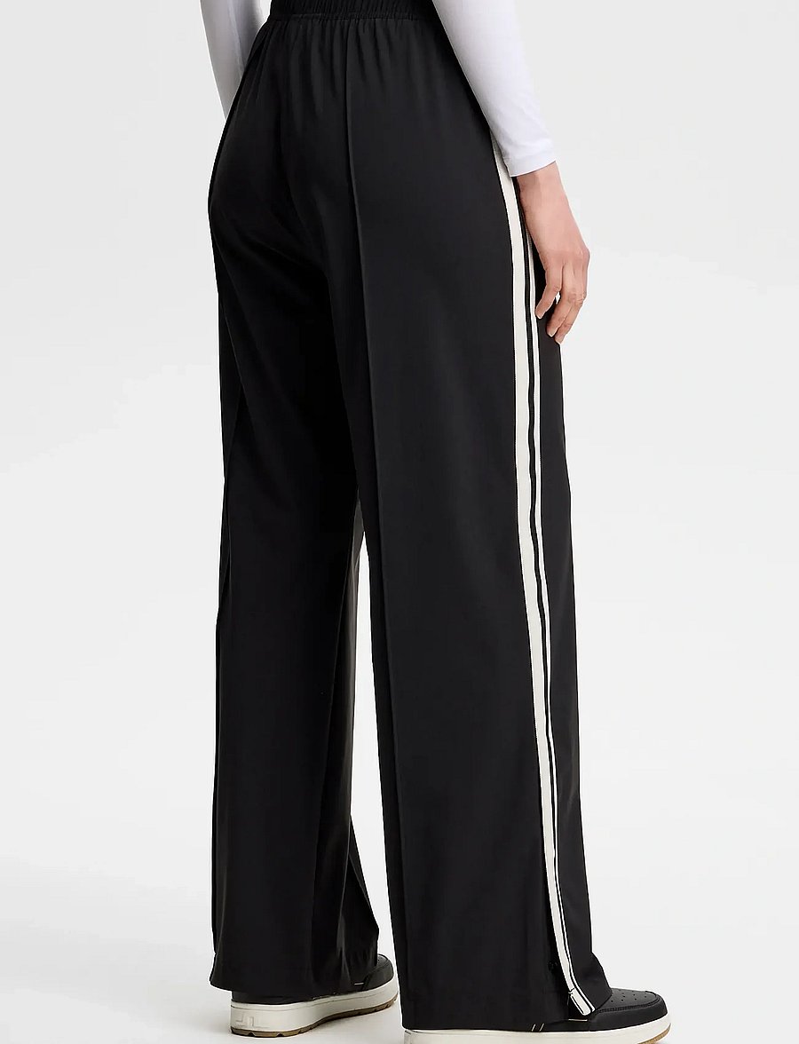 J. Lindeberg - FABIOLA TRACK PANTS - alltags-style - black - 2