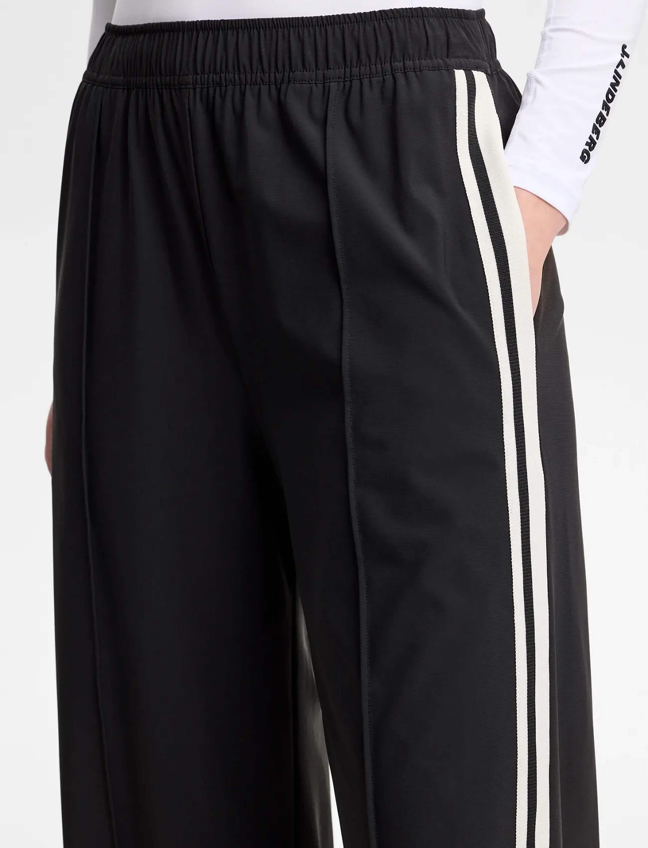 J. Lindeberg - FABIOLA TRACK PANTS - alltags-style - black - 4