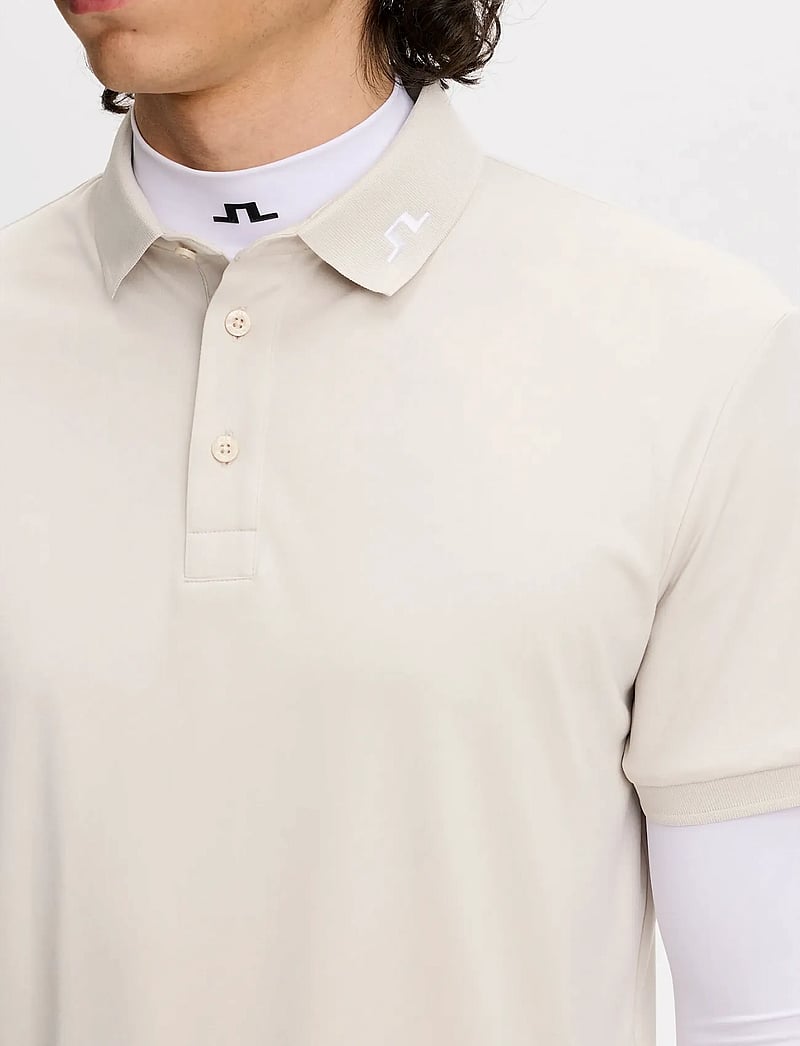 J. Lindeberg - KV Polo - toppe & t-shirts - moonbeam - 4