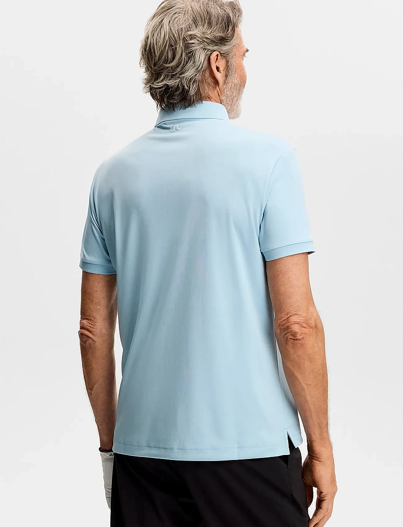 J. Lindeberg - Tour Tech Polo - toppe & t-shirts - forget-me-not - 3