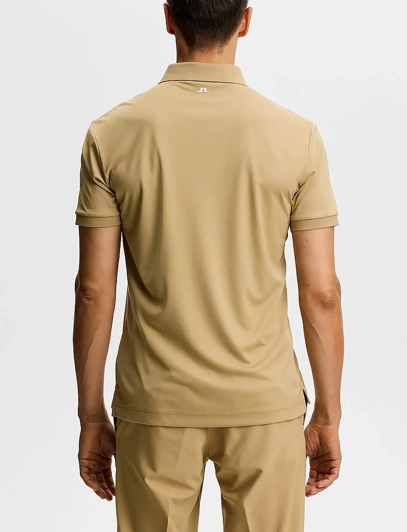 J. Lindeberg - Tour Tech Polo - toppe & t-shirts - kelp - 2