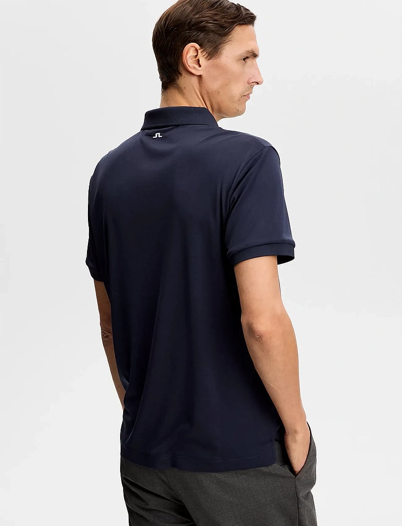 J. Lindeberg - Tour Tech Polo - alussärgid ja t-särgid - jl navy - 3