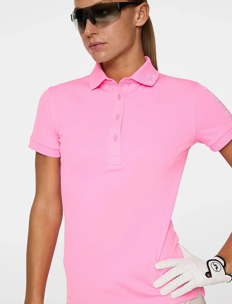 J. Lindeberg - Tour Tech Polo - toppar & t-shirts - eosine pink - 5
