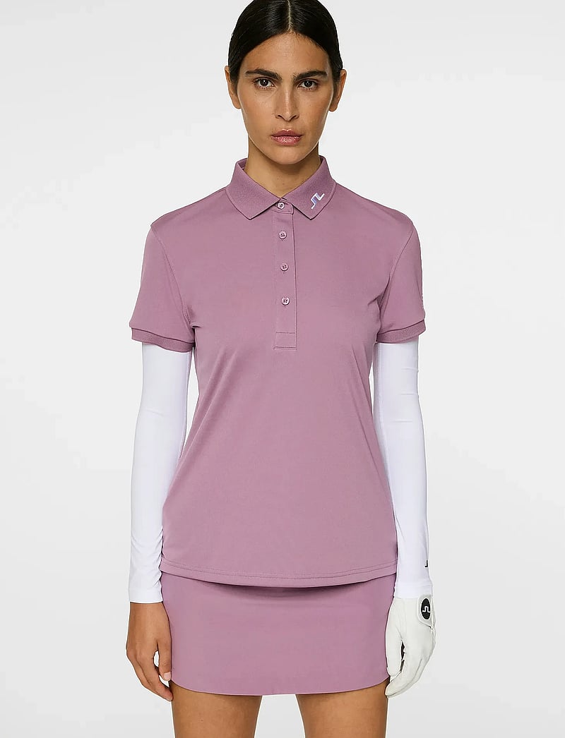 J. Lindeberg - Tour Tech Polo - toppe & t-shirts - very grape - 0