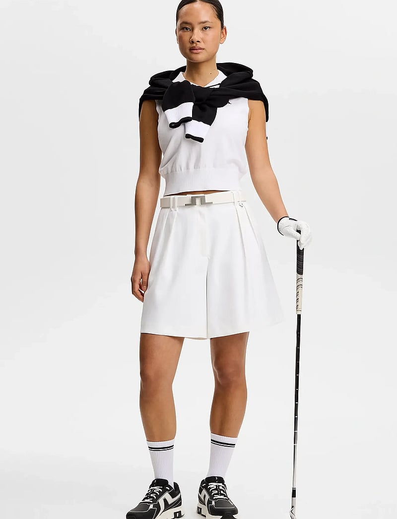 J. Lindeberg - 30Y Carmen Long Shorts - golfshorts - white - 3