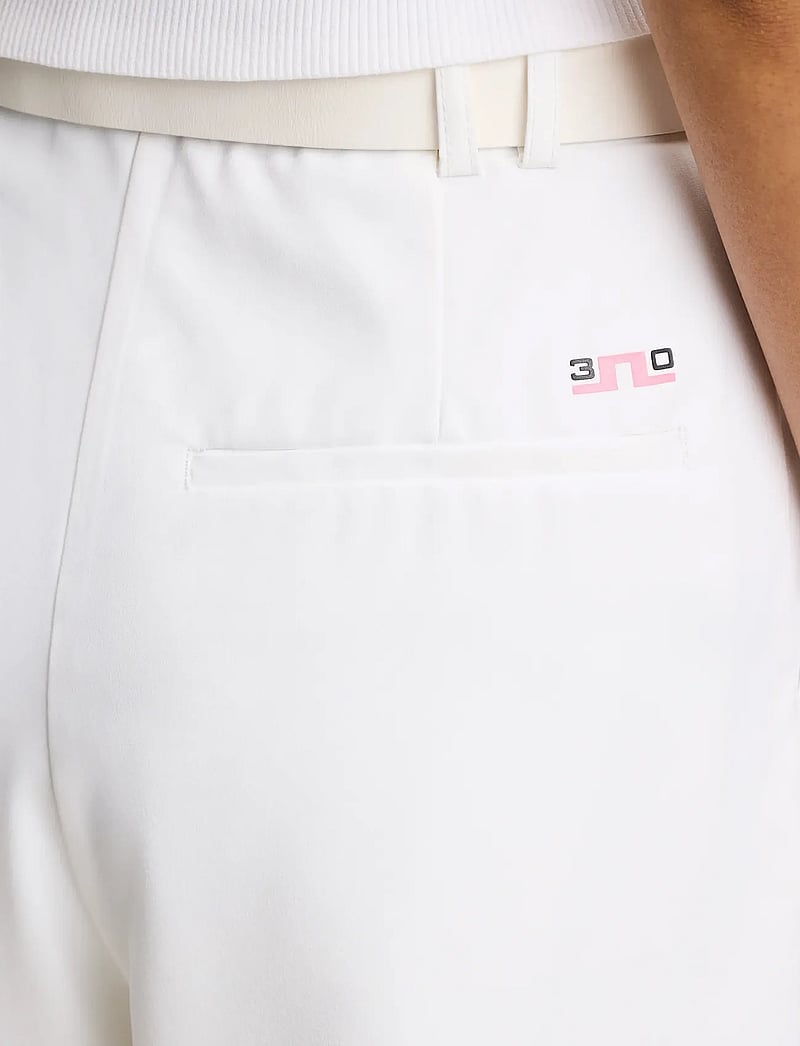 J. Lindeberg - 30Y Carmen Long Shorts - golfshorts - white - 5