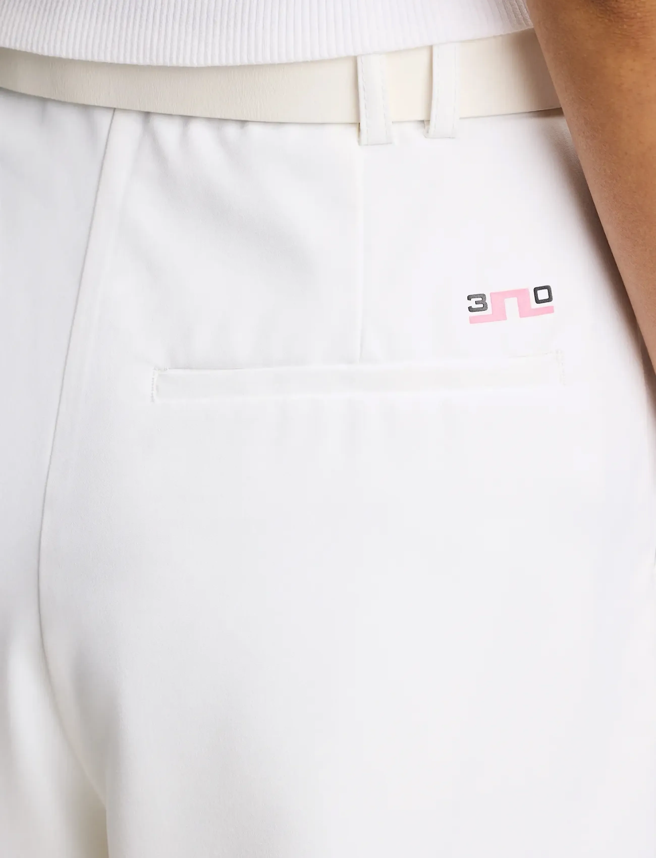 J. Lindeberg - 30Y Carmen Long Shorts - golfshorts - white - 5