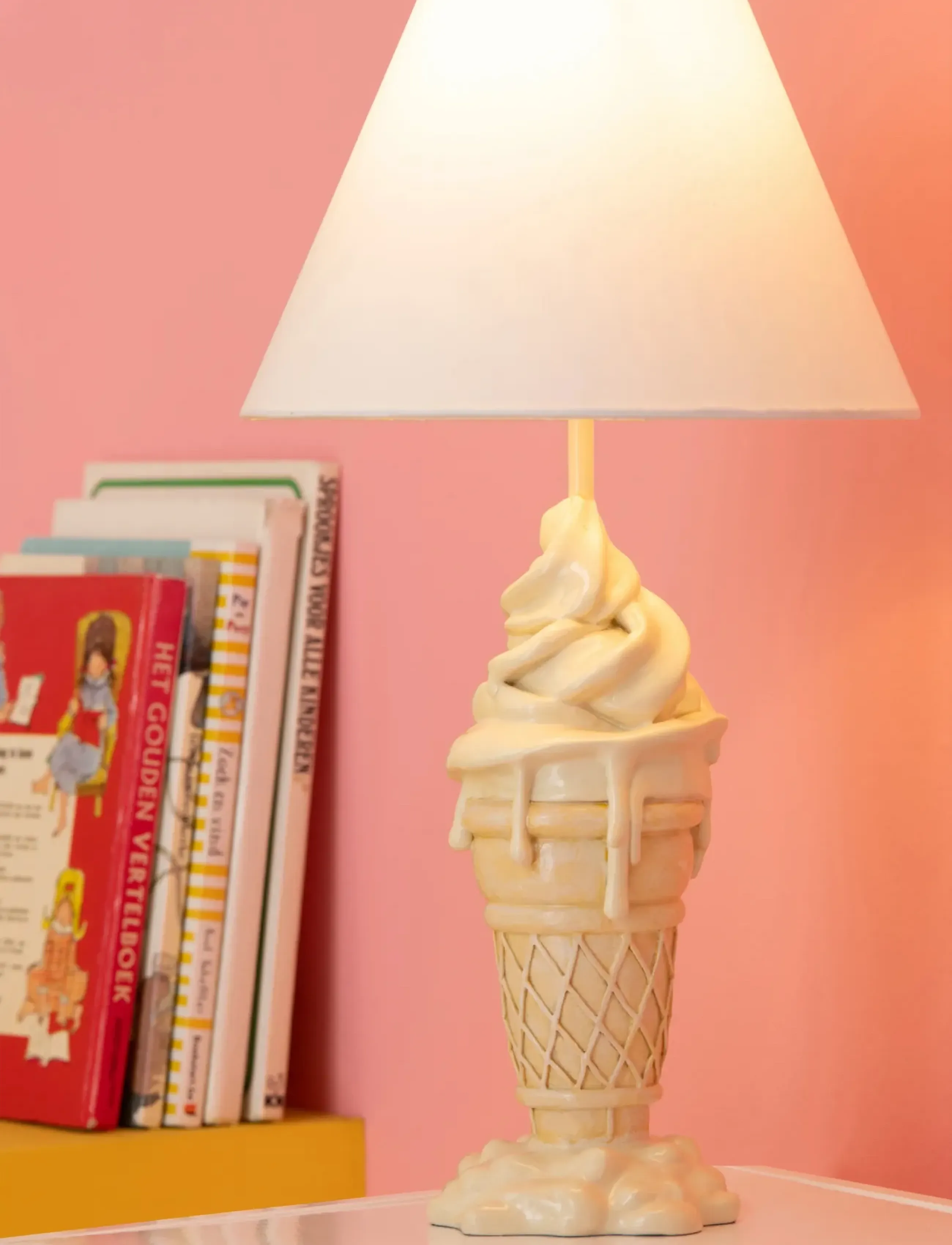 J-Line Lamp Ice Cream Polyresin Yellow/Beige, One Size, Lamps, Weiß - Table Kinder