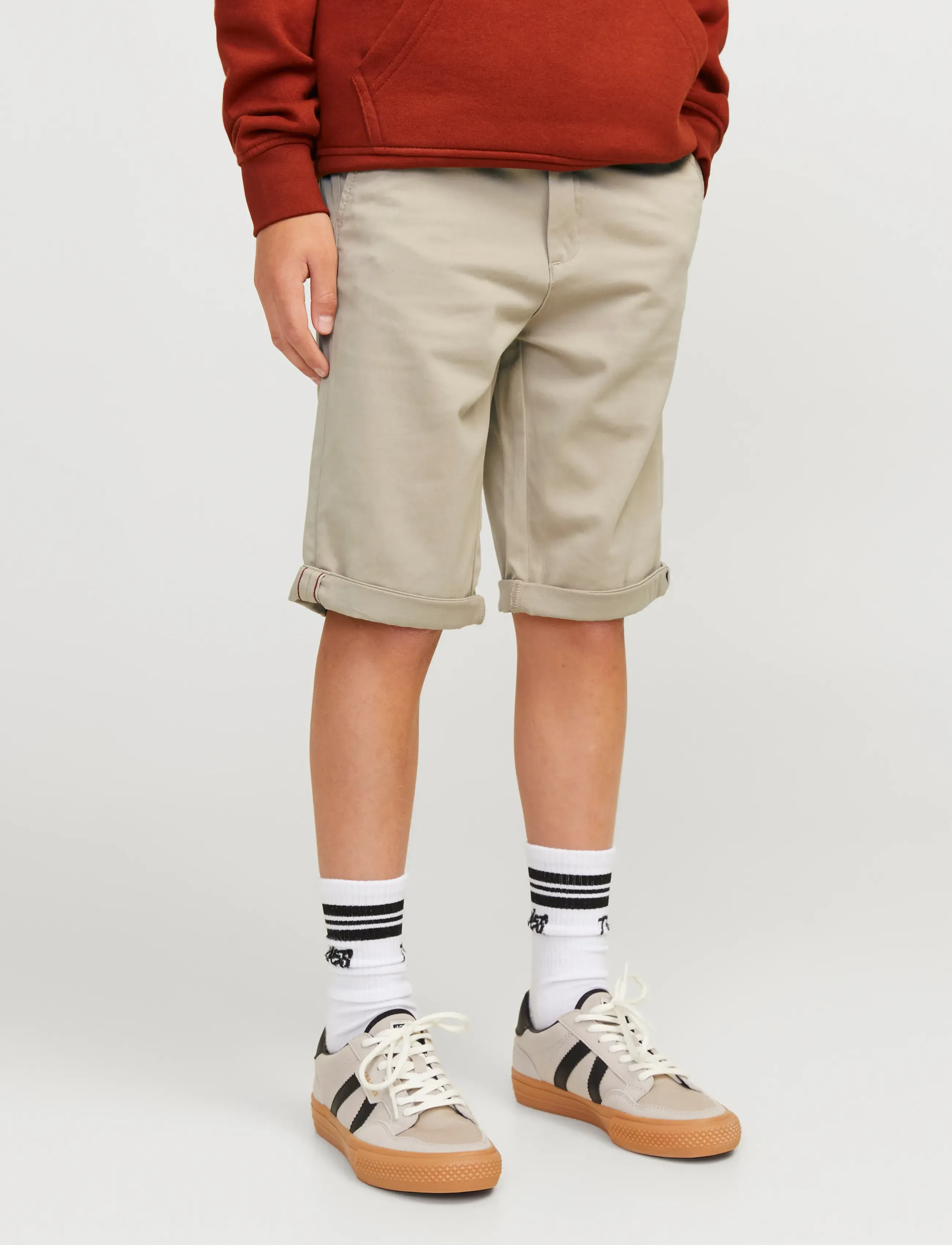 Jack & Jones JPSTBOWIE JJSHORTS SOLID SN JNR - Chino stila šorti - CROCKERY / beige