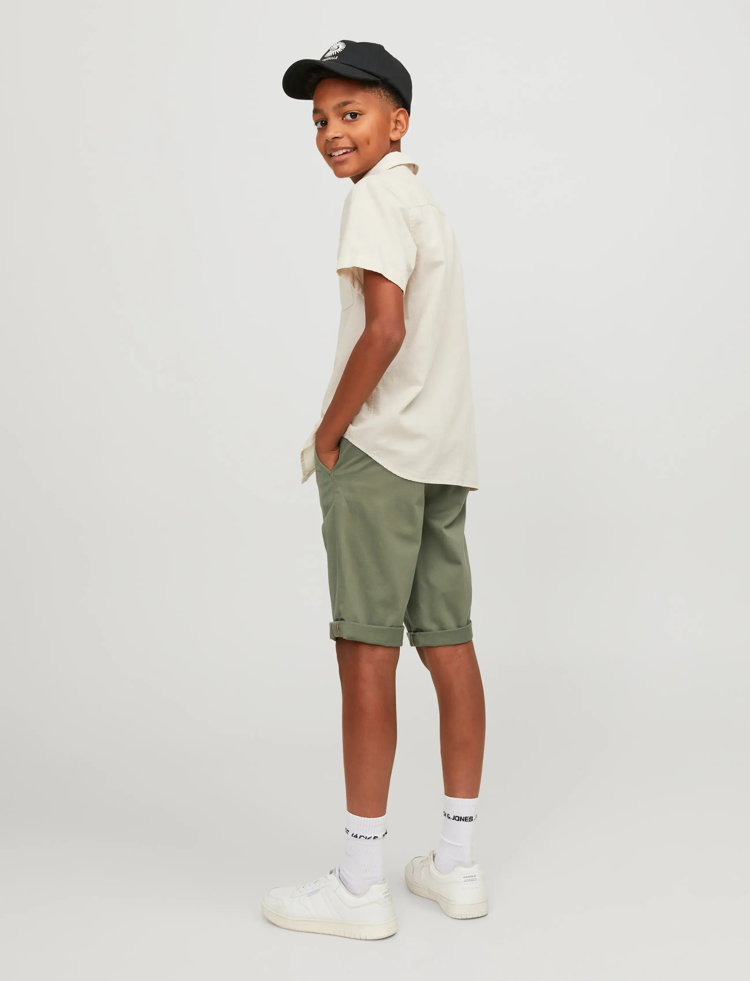 Jack & Jones - JPSTBOWIE JJSHORTS SOLID SN JNR - chino-shorts - deep lichen green - 3