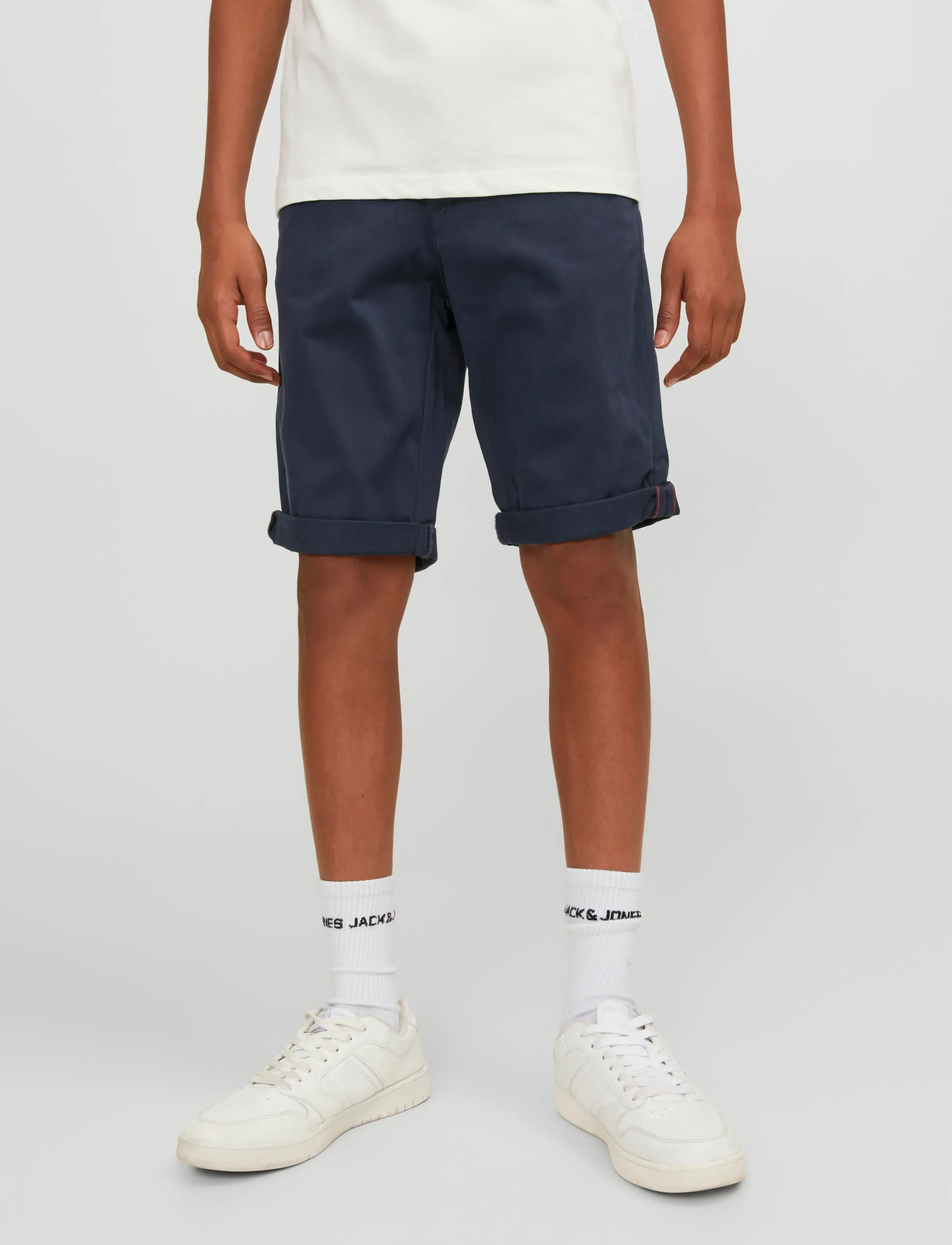 Jack & Jones JPSTBOWIE JJSHORTS SOLID SN JNR - Chino stila šorti - NAVY BLAZER / blue