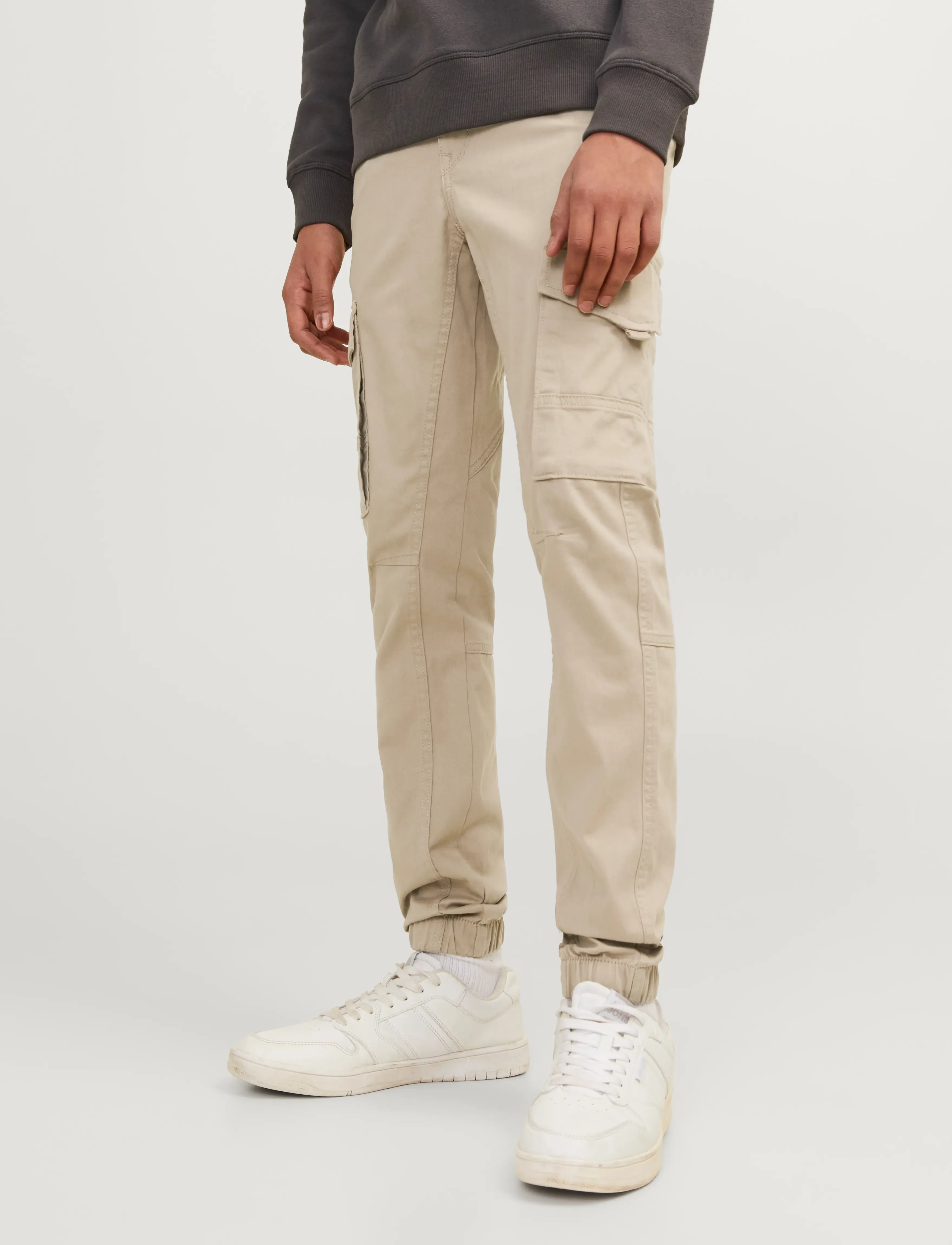 Jack & Jones JPSTPAUL JJFLAKE 1075 CROCKERY NOOS JNR - Cargo pants - CROCKERY / beige