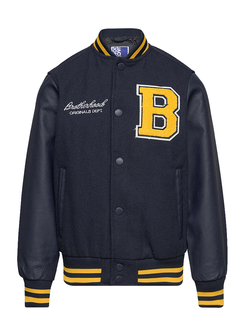 jjj12239791_cskycaptain_v17591 jjj12239791_cskycaptain_v17591