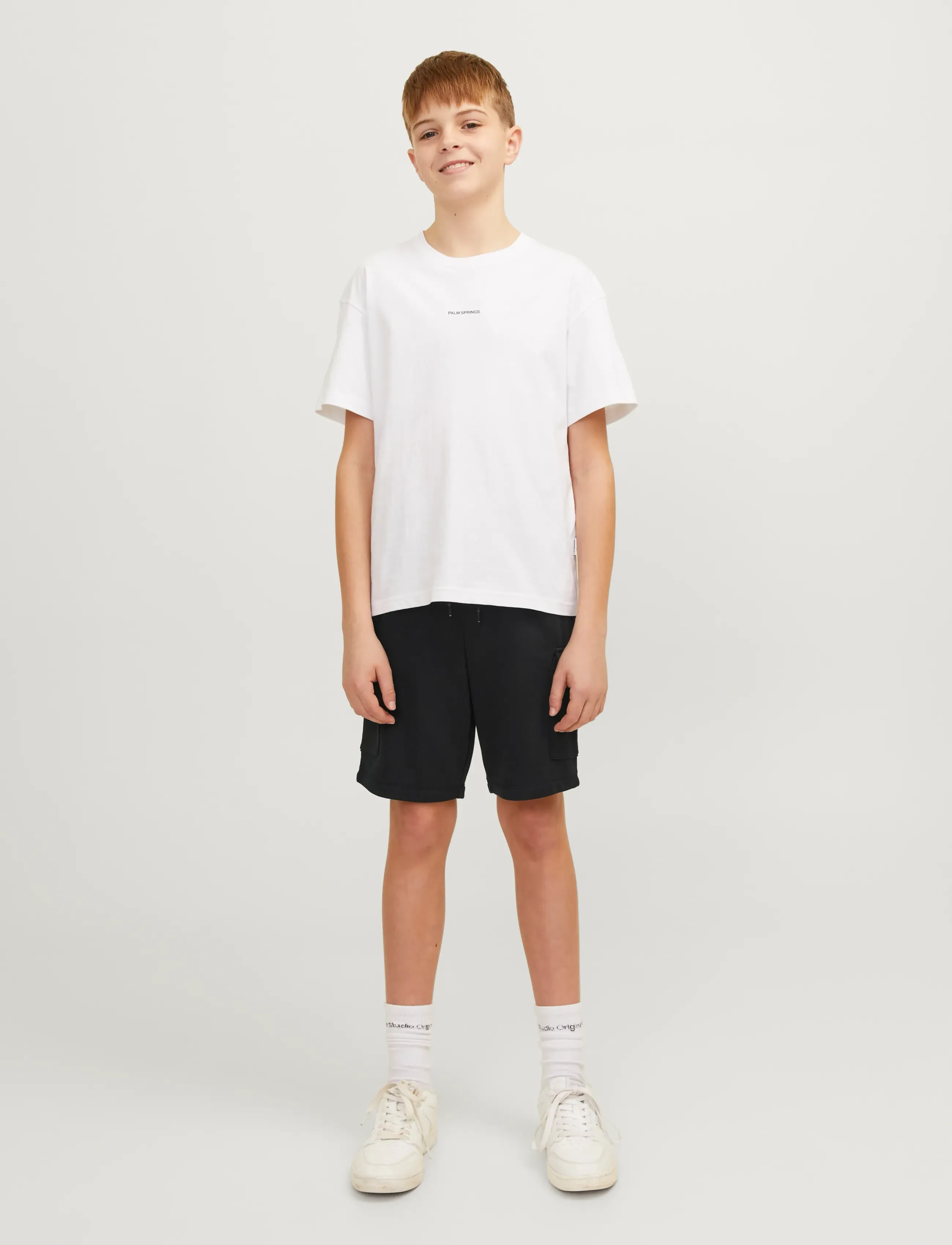 Jack & Jones - JPSTBRADLEY SWEAT CARGO SHORTS SN JNR - cargo shorts - black - 4