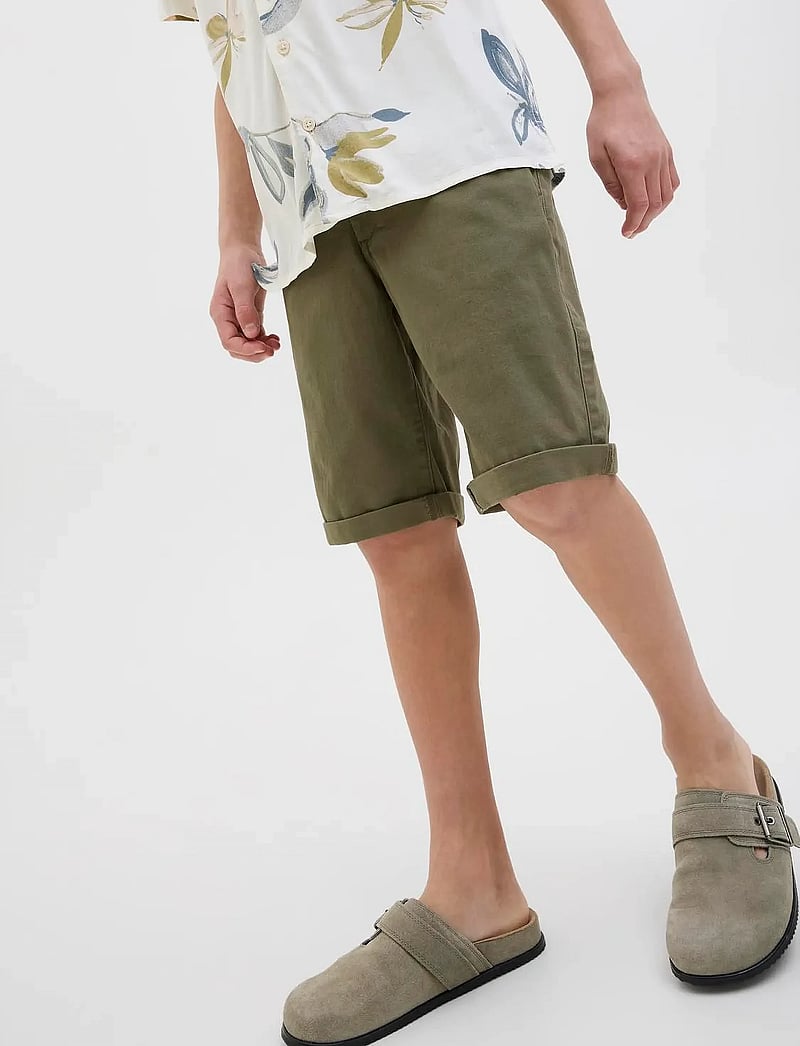 Jack & Jones - JPSTDAVID JJCHINO SHORTS AKM SN JNR - chino shorts - dusty olive - 0