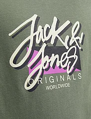 Jack & Jones - JORTAMPA FASTRUNNER1 TEE SS CREWNECK JNR - lühikeste varrukatega t-särgid - laurel wreath - 4