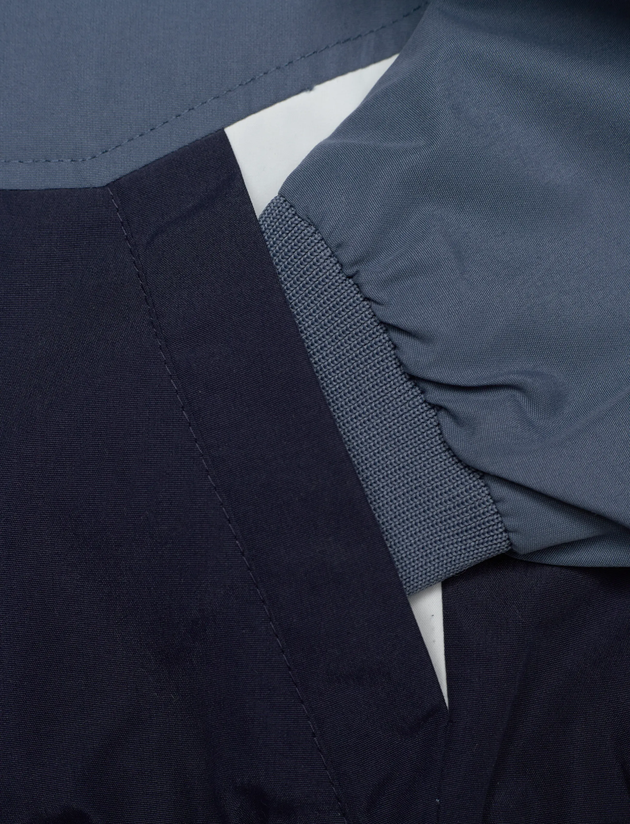 Jack & Jones - JJERUSH BLOCKING HOOD BOMBER NOOS MNI - neperpučiamos striukės - blue mirage - 4