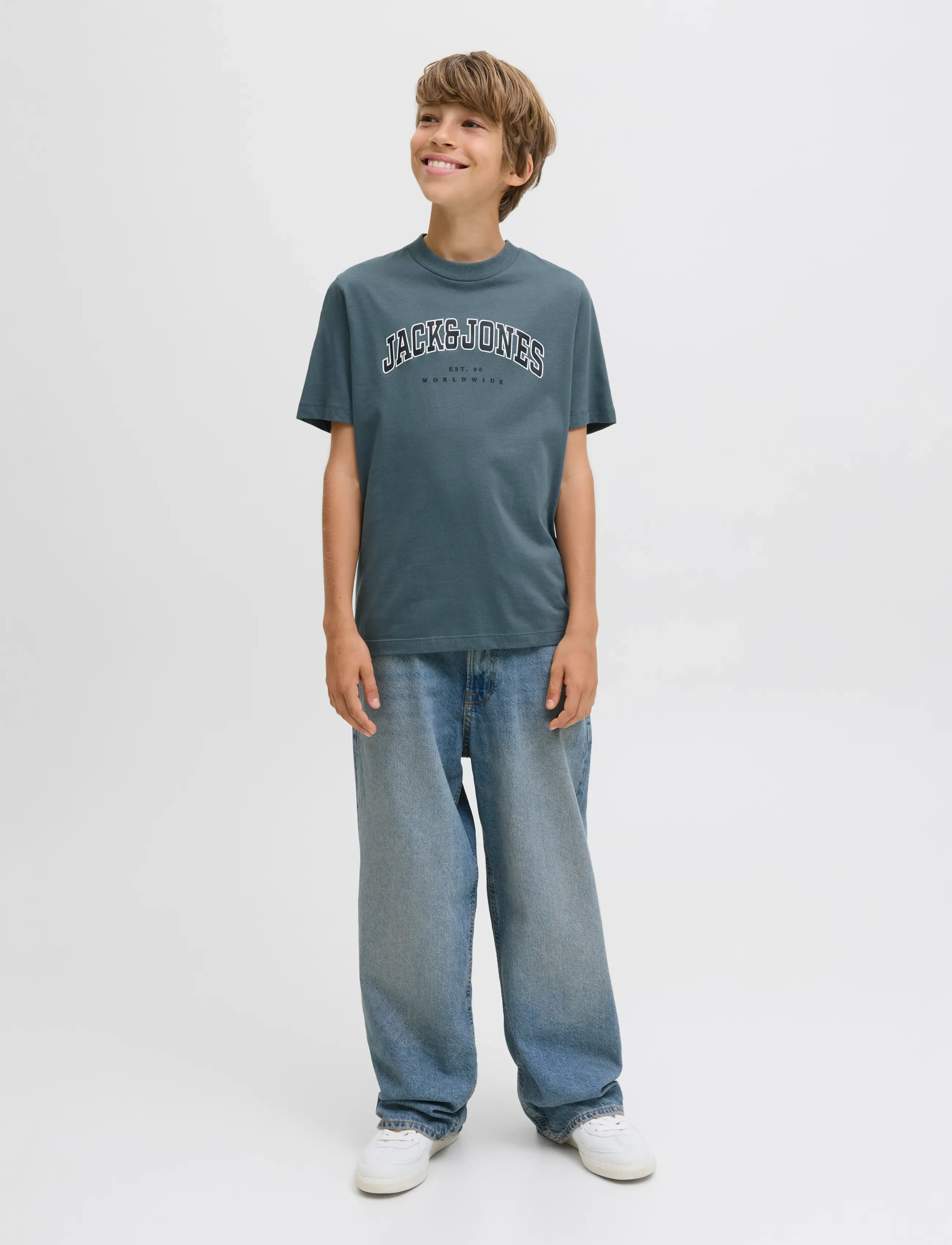 Jack & Jones - JJECALEB VARSITY TEE SS O-NECK NOOS JNR - kurzärmelige - stormy weather - 4